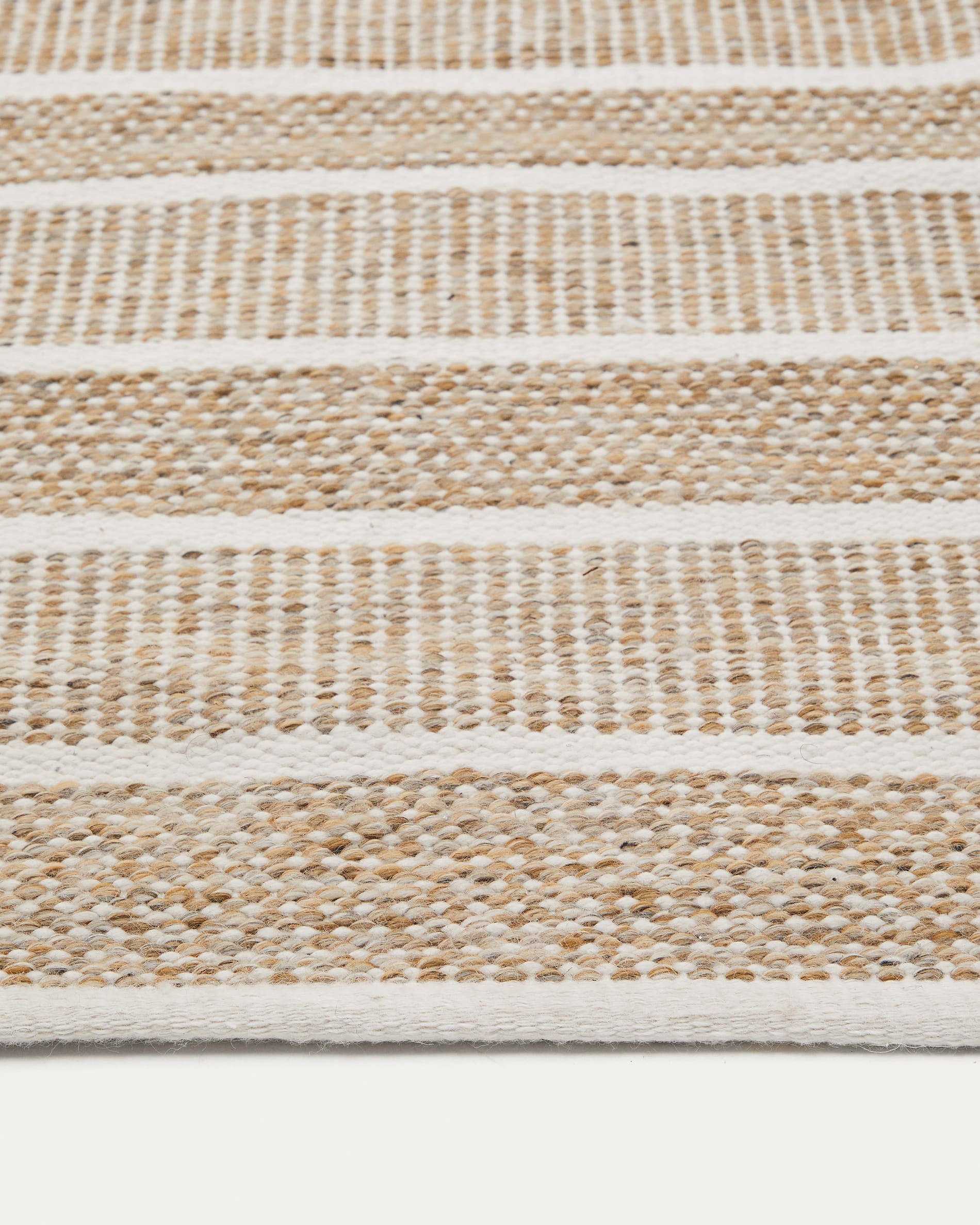 Desni Teppich 100 % PET beige 200 x 300 cm in Beige präsentiert im Onlineshop von KAQTU Design AG. Outdoor-Teppich ist von Kave Home