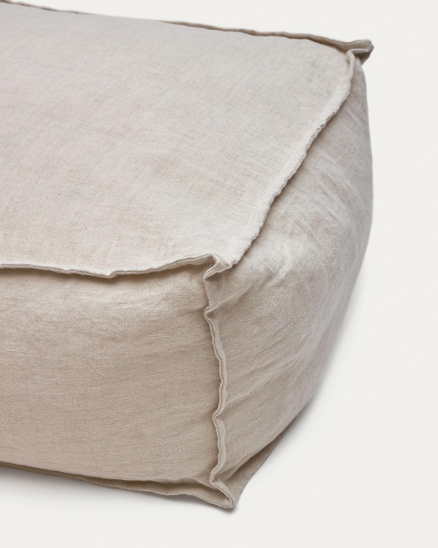 Forallac Pouf 100% Leinen beige 50 x 50 cm in Beige präsentiert im Onlineshop von KAQTU Design AG. Pouf ist von Kave Home