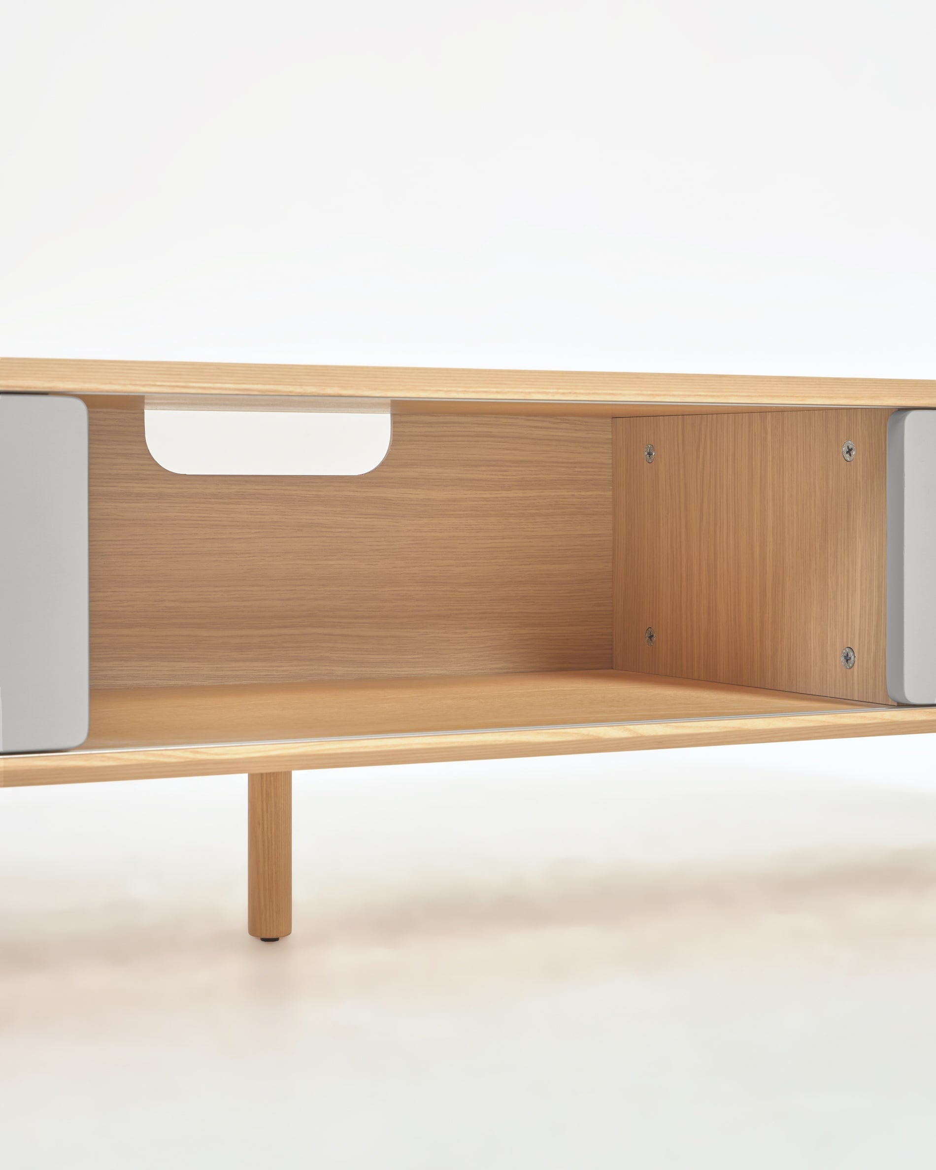 Anielle TV-Schrank 2 Türen massive Esche und Furnier 180 x 41 cm in Mehrfarbig präsentiert im Onlineshop von KAQTU Design AG. Sideboard ist von Kave Home