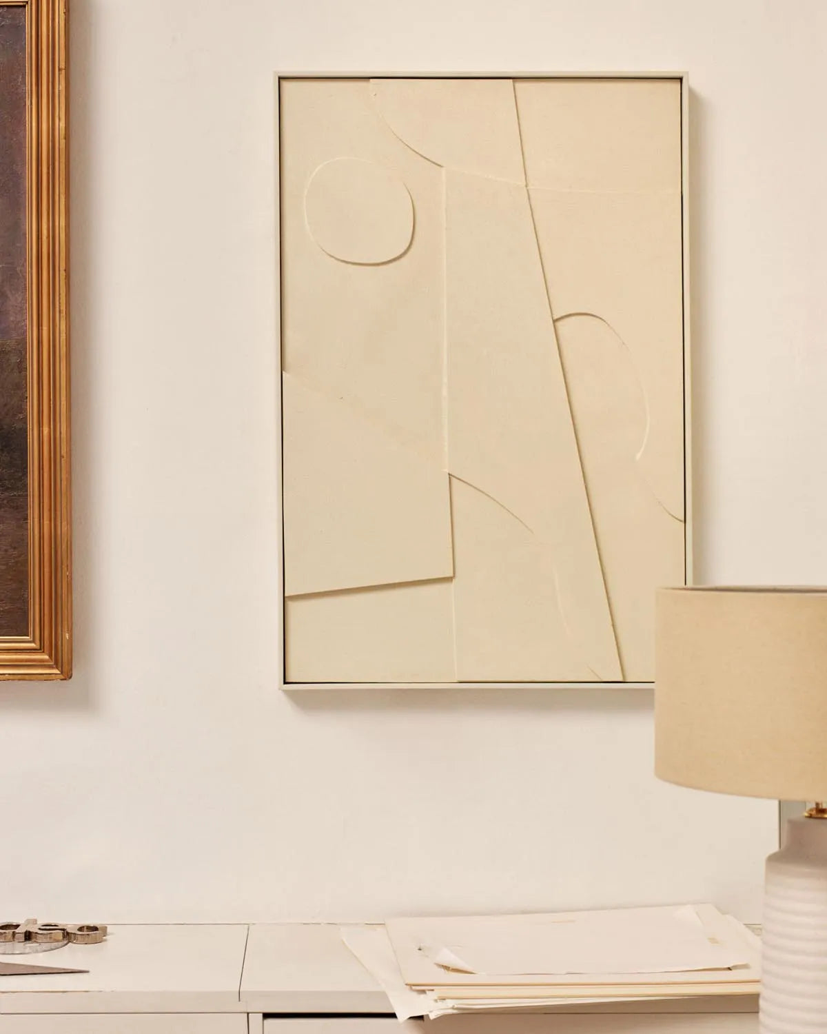 Elegantes Talin-Bild in Beige, 60x90 cm, von Kave Home für moderne Räume.