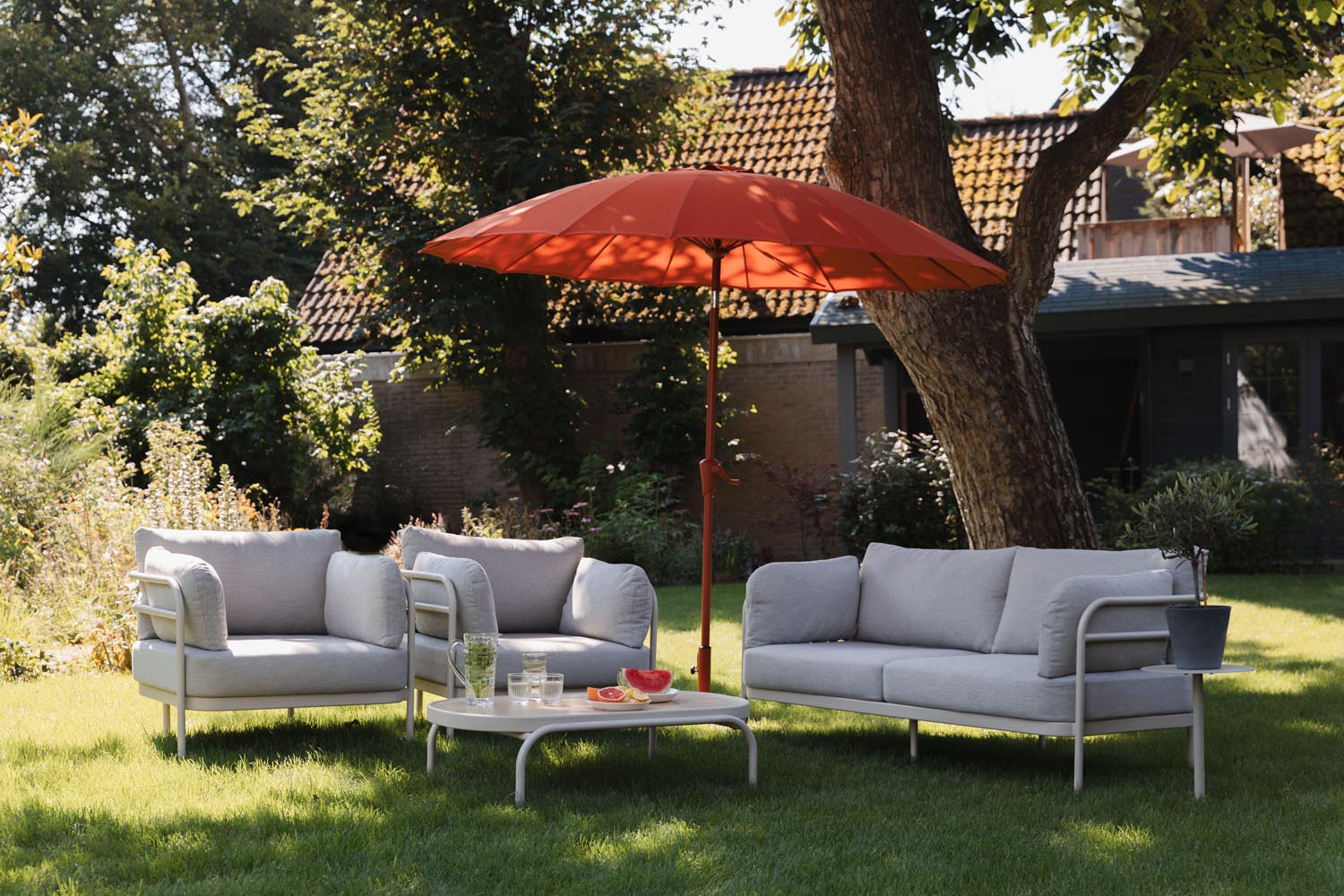 Vista Outdoor Set in  präsentiert im Onlineshop von KAQTU Design AG. Loungeset ist von Zuiver