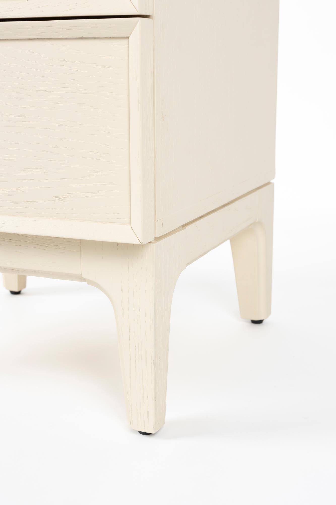 June Beistelltisch in  präsentiert im Onlineshop von KAQTU Design AG. Cabinet ist von Zuiver