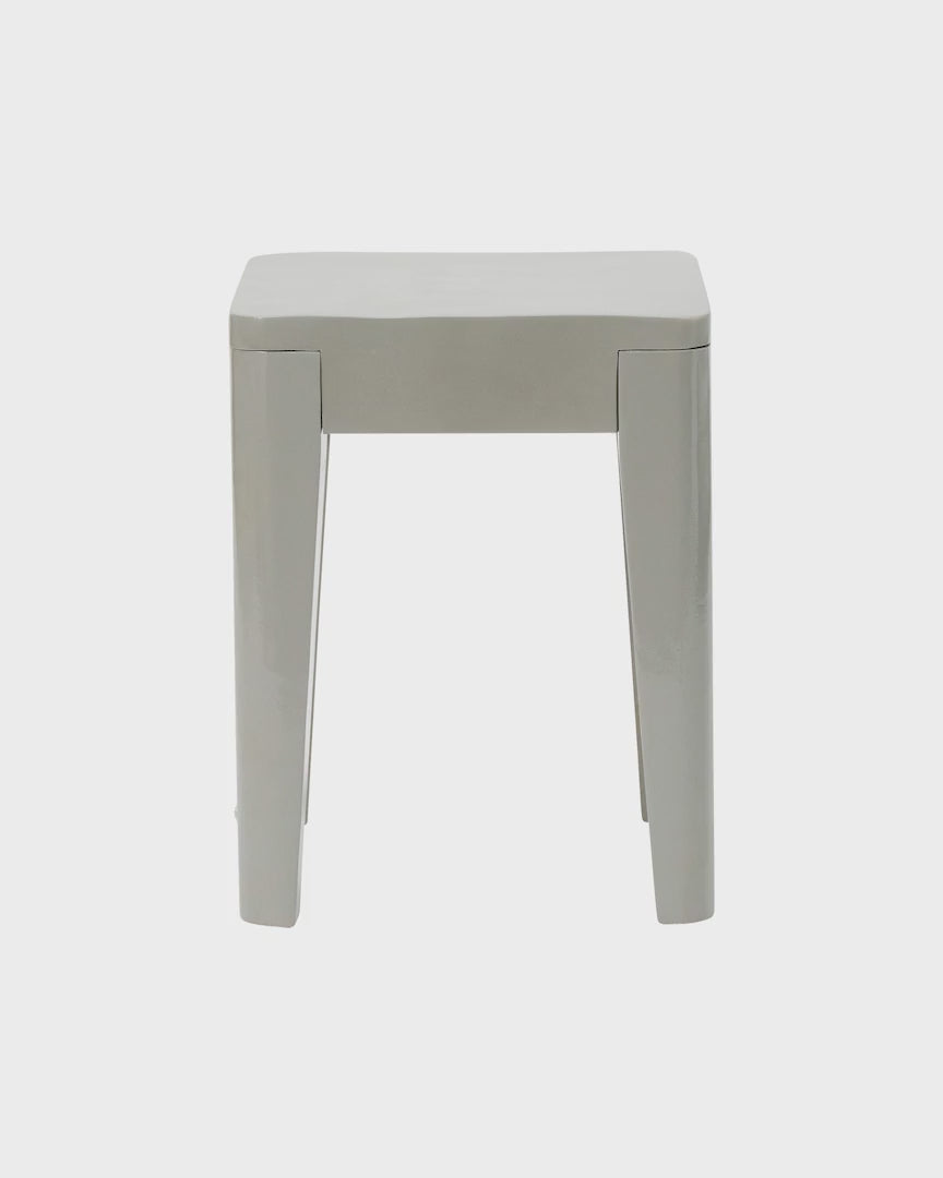 Hocker, Molon in Grau präsentiert im Onlineshop von KAQTU Design AG. Hocker ist von House Doctor