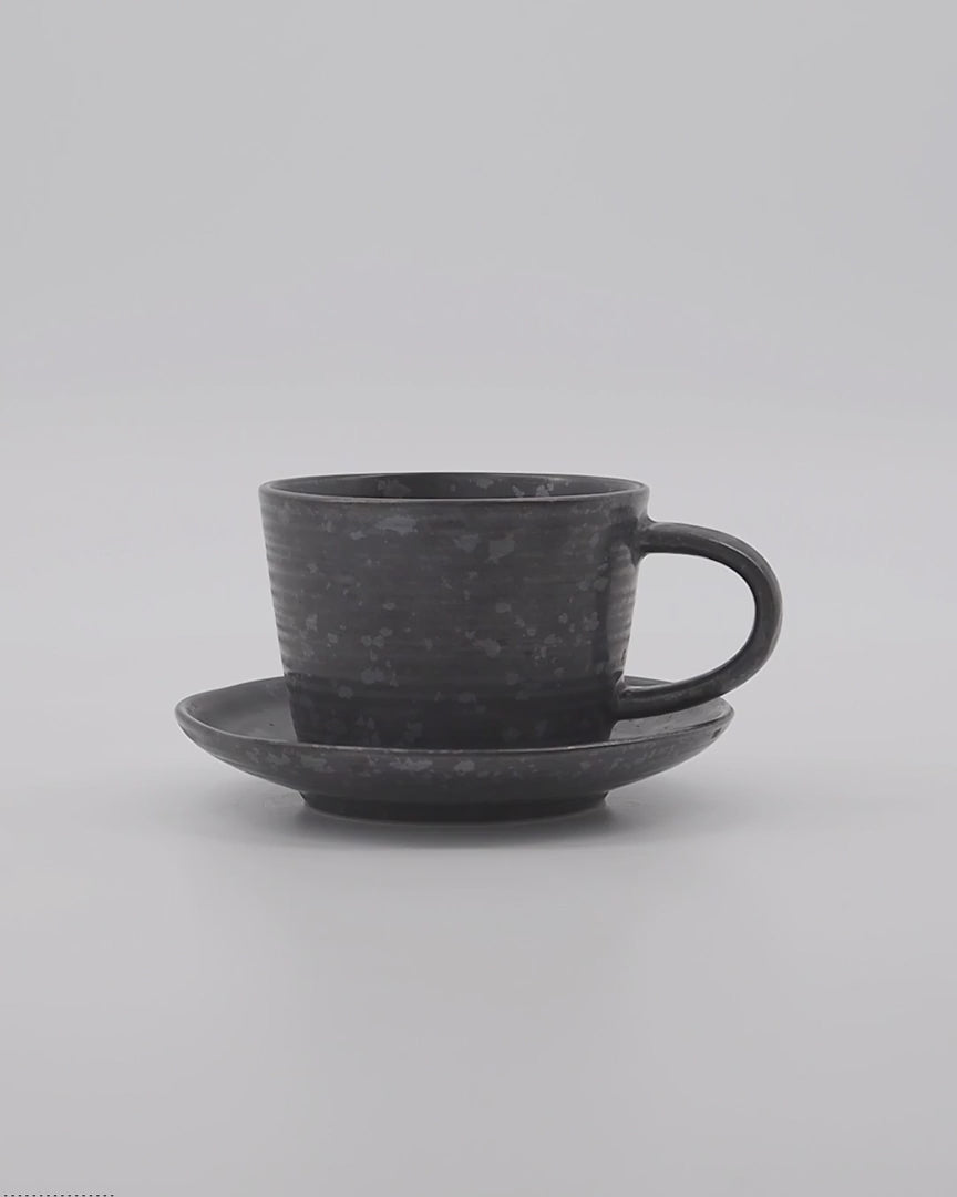 Kaffeetasse mit Untertasse, HDPion, Schwarz/Braun in Schwarz/Braun präsentiert im Onlineshop von KAQTU Design AG. Kaffeetassen ist von House Doctor