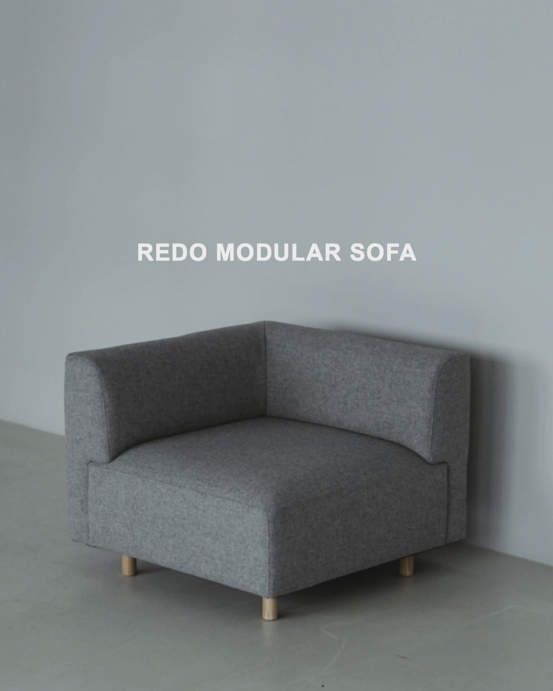 Redo Modular Sofa 110 Center in Grau / Natur präsentiert im Onlineshop von KAQTU Design AG. Modulares Sofa ist von Normann Copenhagen