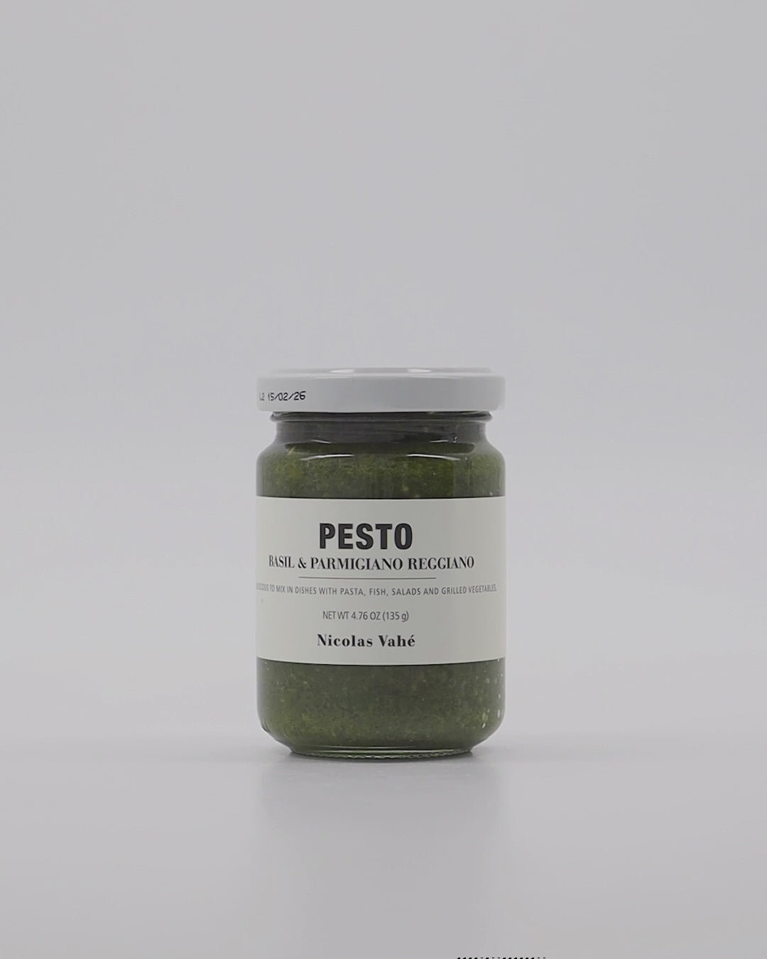 Pesto Basil & Parmigiano Reggiano in Grau schwarz präsentiert im Onlineshop von KAQTU Design AG. Lebensmittel ist von Nicolas Vahé