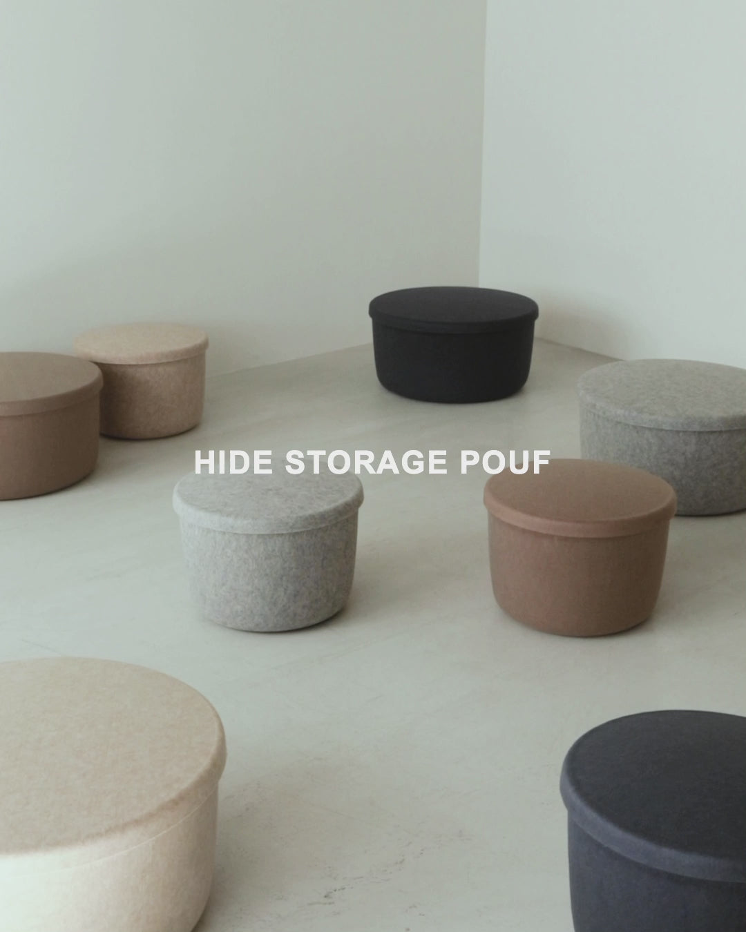 Hide Storage Pouf klein in Braun präsentiert im Onlineshop von KAQTU Design AG. Pouf ist von Normann Copenhagen