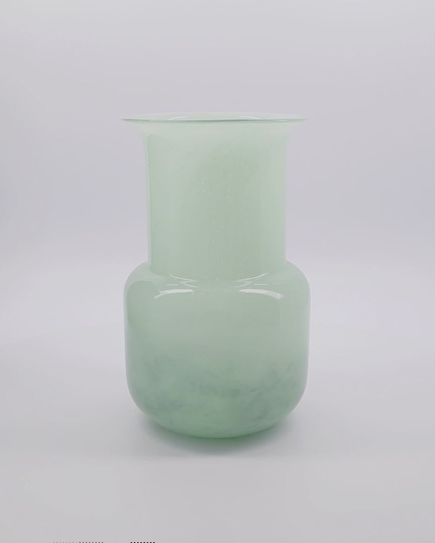 Vase, Mint in Grün präsentiert im Onlineshop von KAQTU Design AG. Vase ist von House Doctor