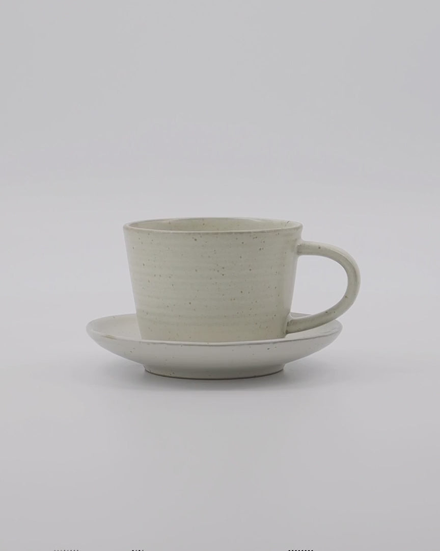 Kaffeetasse mit Untertasse, HDPion, Grau/ weiß in Grau/ weiß präsentiert im Onlineshop von KAQTU Design AG. Kaffeetassen ist von House Doctor