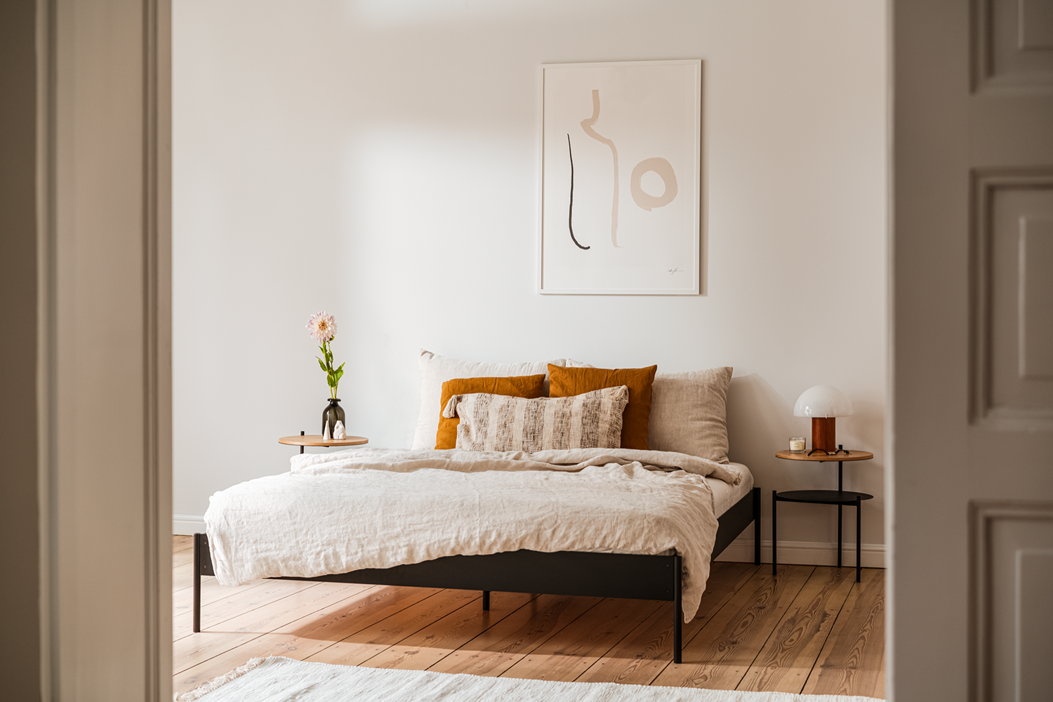 Eton Bett Basic mit Lattenrost in Schwarz präsentiert im Onlineshop von KAQTU Design AG. Bett ist von Noo.ma