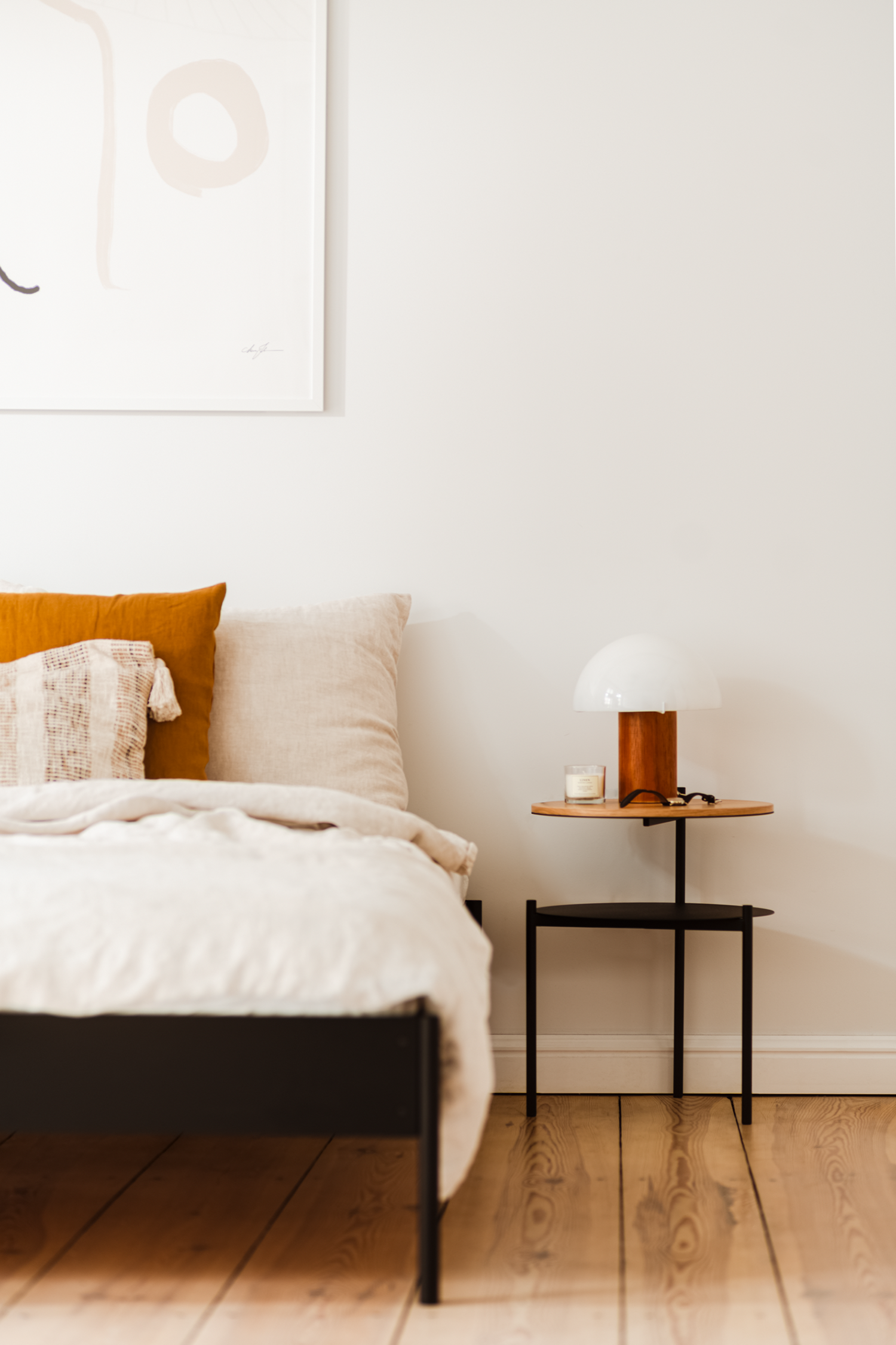 Eton Bett Basic mit Lattenrost in Schwarz präsentiert im Onlineshop von KAQTU Design AG. Bett ist von Noo.ma